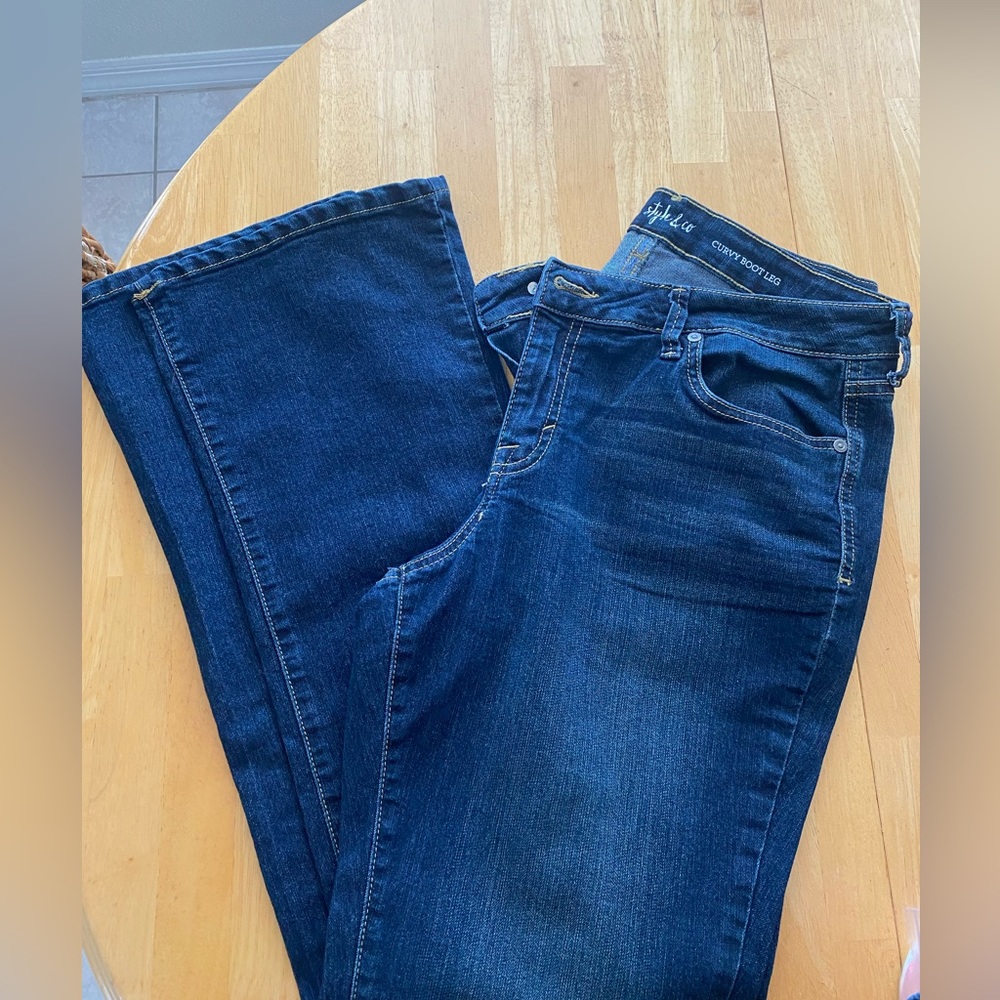 STYLE AND CO CURVY BOOTLEG JEANS